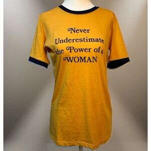 The Bee & the Fox T-Shirt with contradiction trim in sleeves and neck Size L